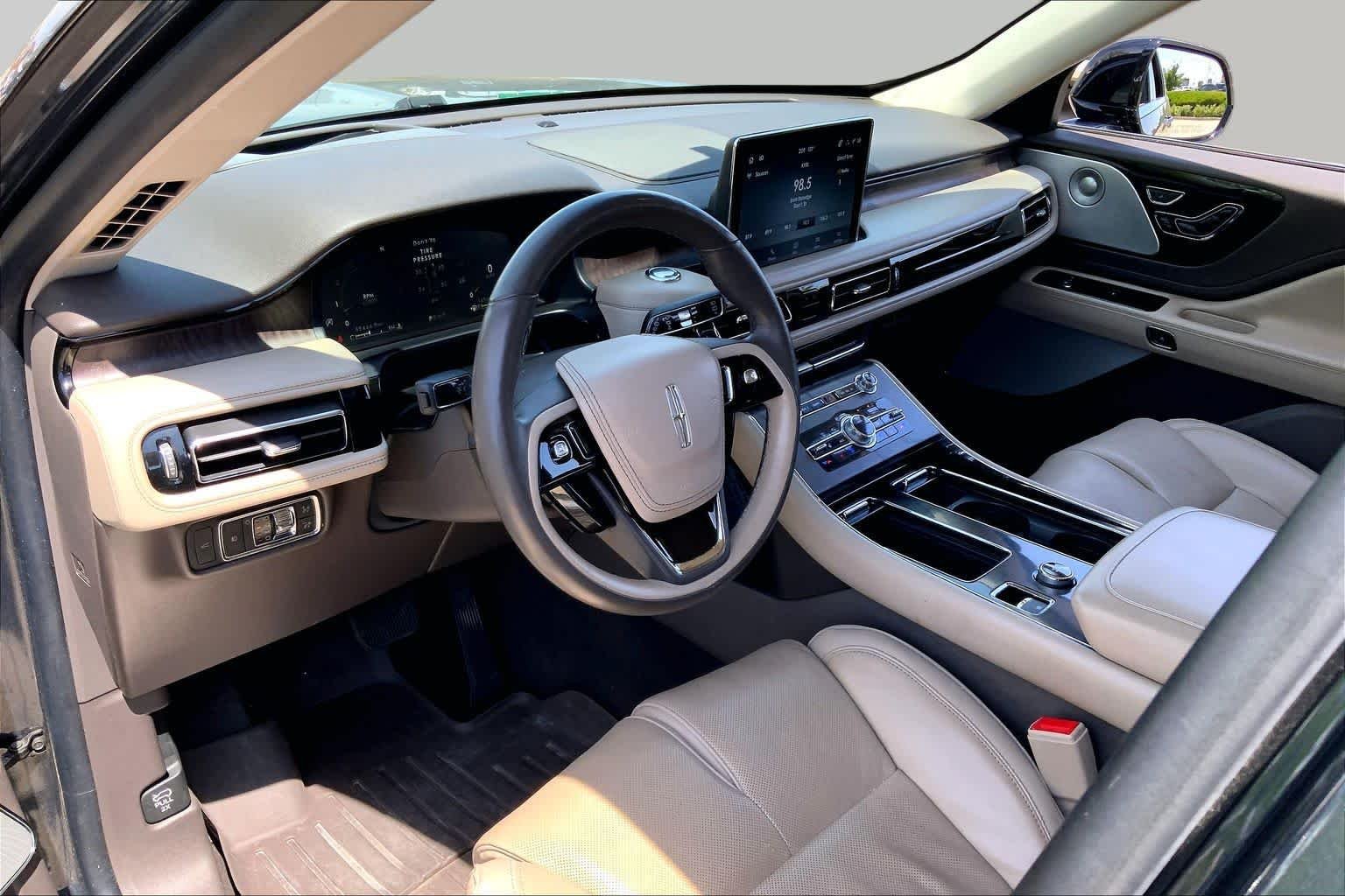 Used 2022 Flight Blue Metallic Clearcoat Lincoln Reserve image 16