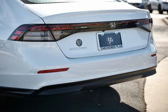 New 2026 Platinum White Honda LX image 7