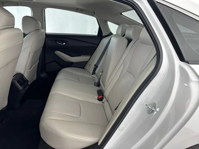 Used 2025 White Honda EX-L image 30