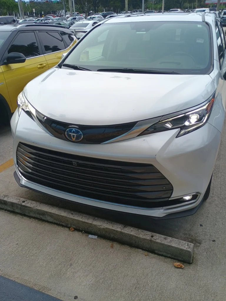 2024 Toyota Sienna Platinum