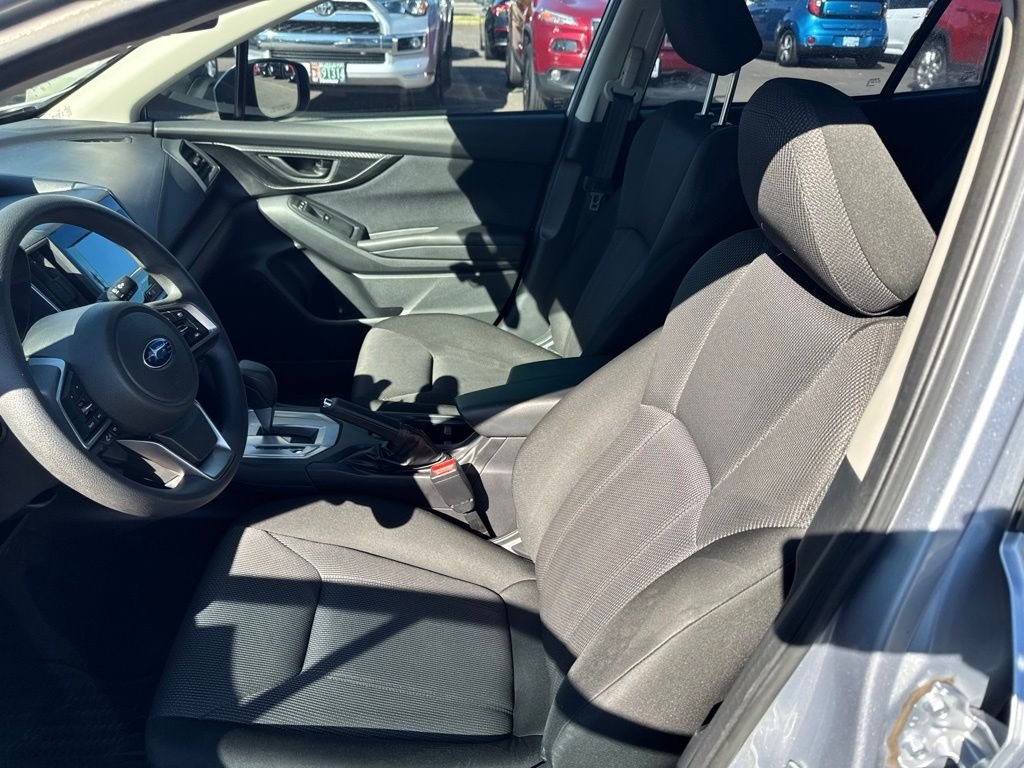 Used 2018 Ice Silver Metallic Subaru 2.0i Premium image 3