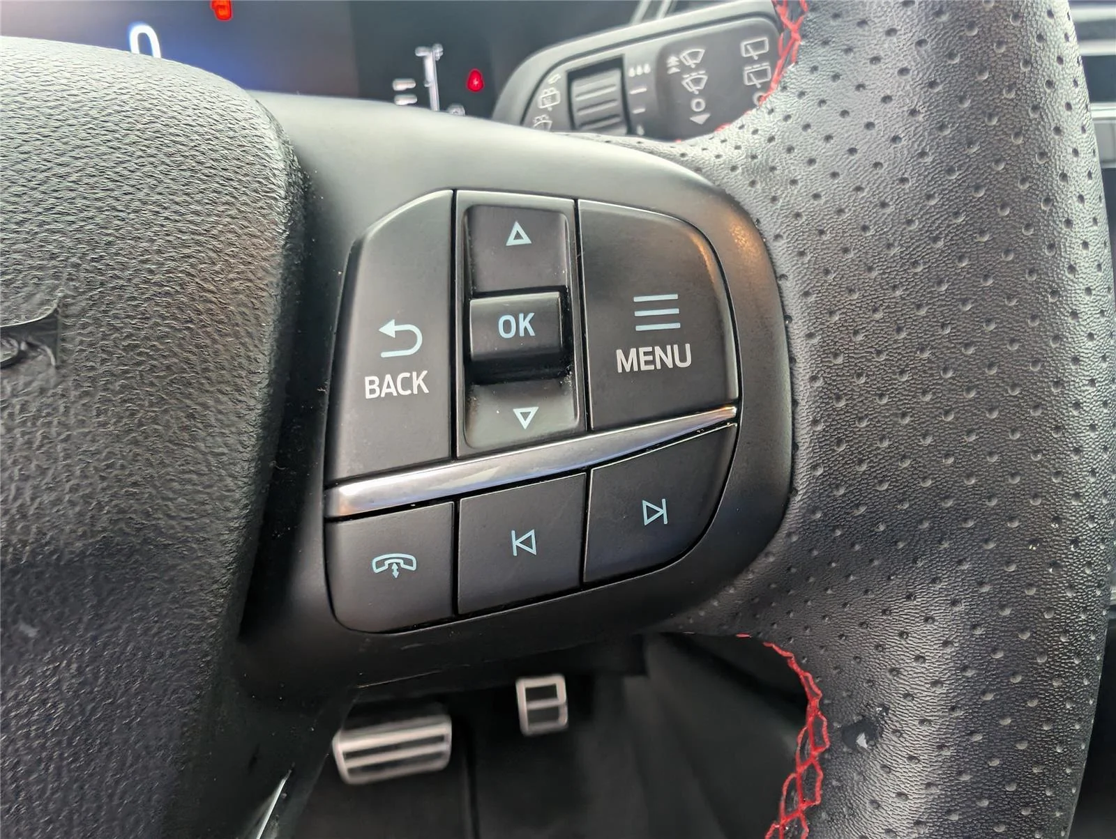 Used 2024 Carbonized Gray Ford ST-Line image 23