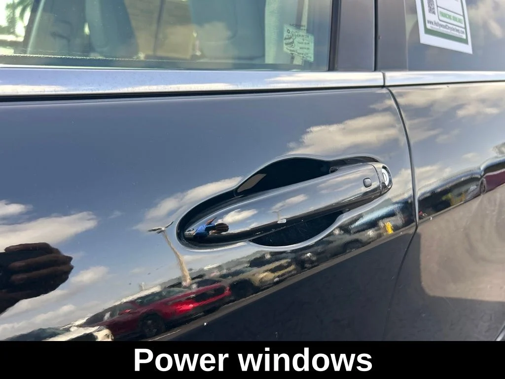 Certified Used 2021 Black Jeep Latitude Lux image 22