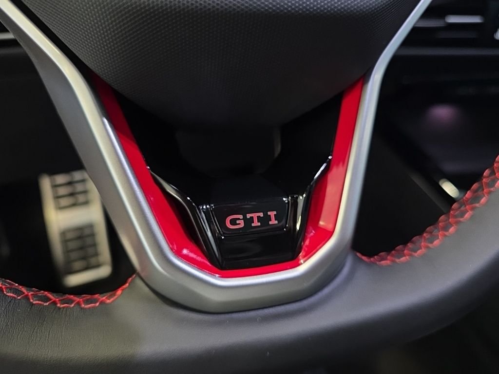 2025 Volkswagen Golf GTI SE - Photo 21