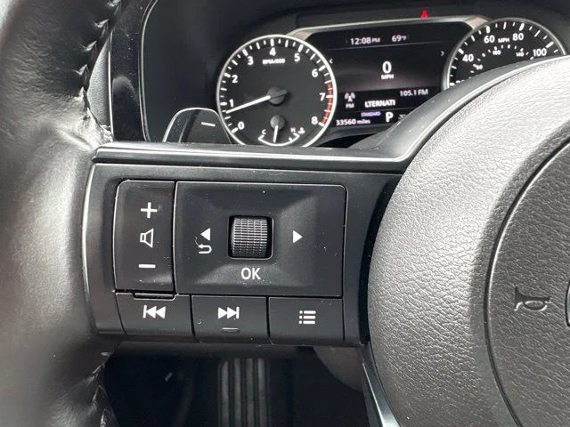 Used 2025 Silver Nissan SV image 21