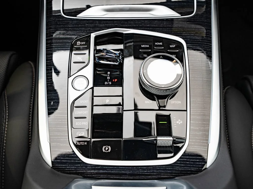 New 2027 Mineral White Metallic BMW xDrive40i image 42