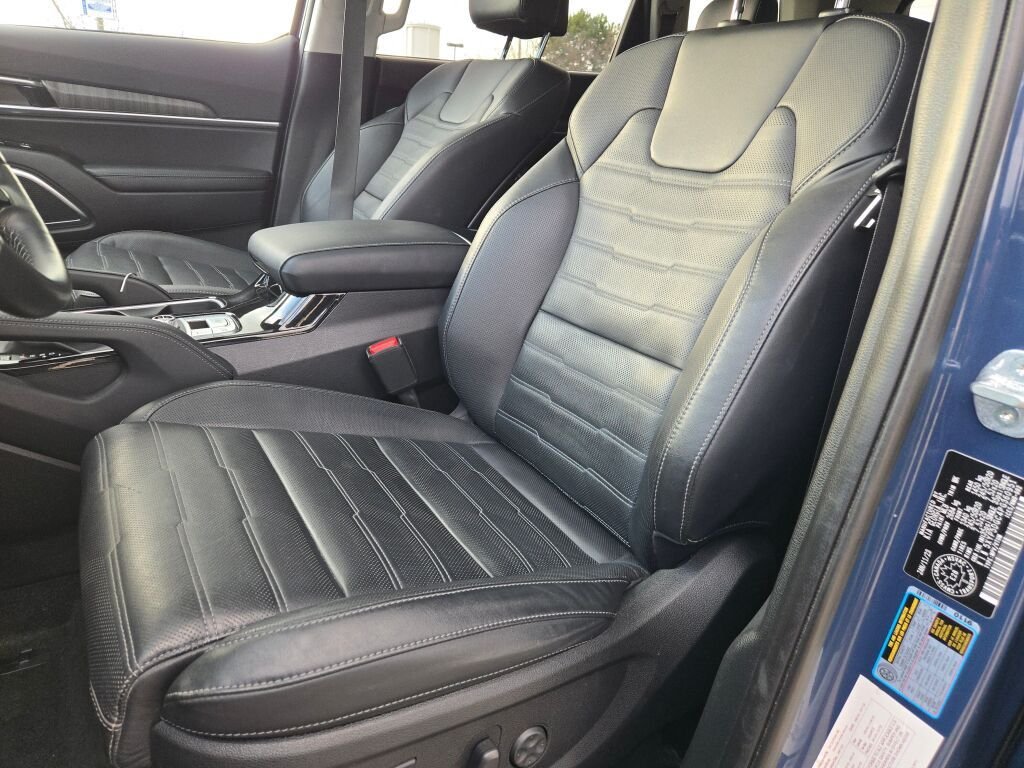 Used 2023 Black Kia SX X-Line image 27
