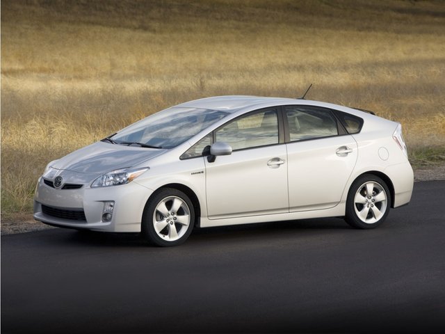 2010 Toyota Prius III