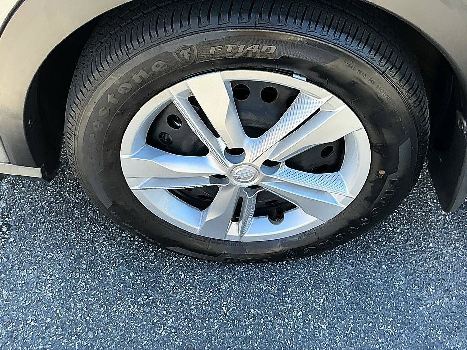 Certified Used 2025 Gun Metallic Nissan S image 8