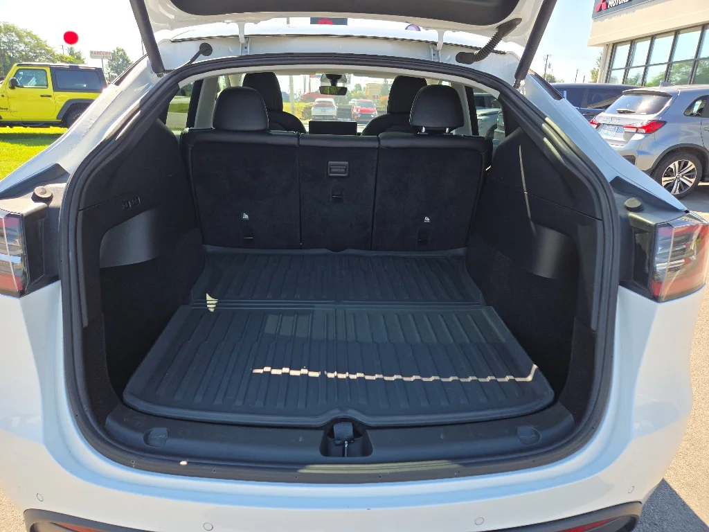 Used 2022 Pearl White Multi-Coat Tesla Performance image 13