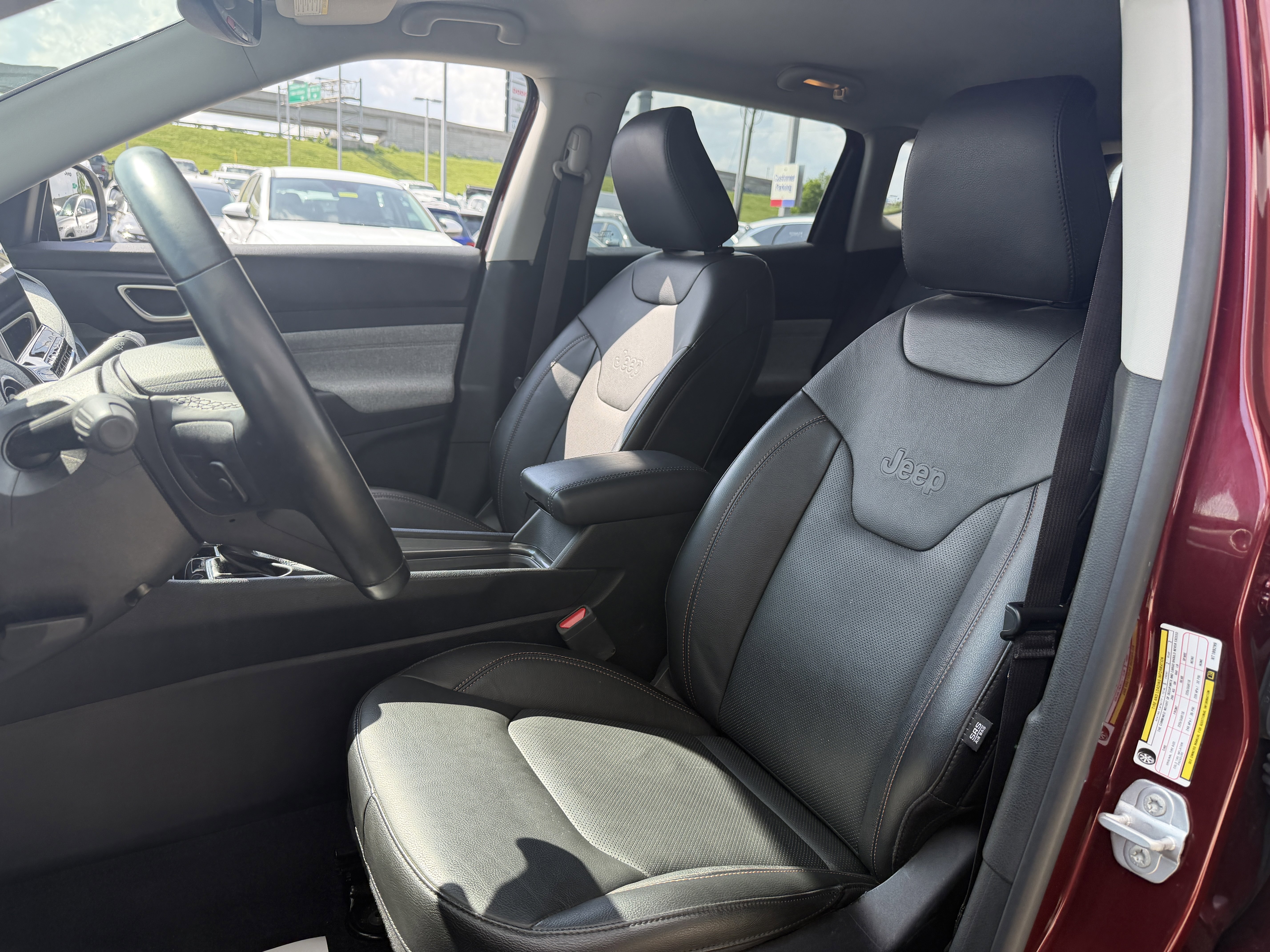 Used 2022 Velvet Red Pearlcoat Jeep Latitude Lux image 28