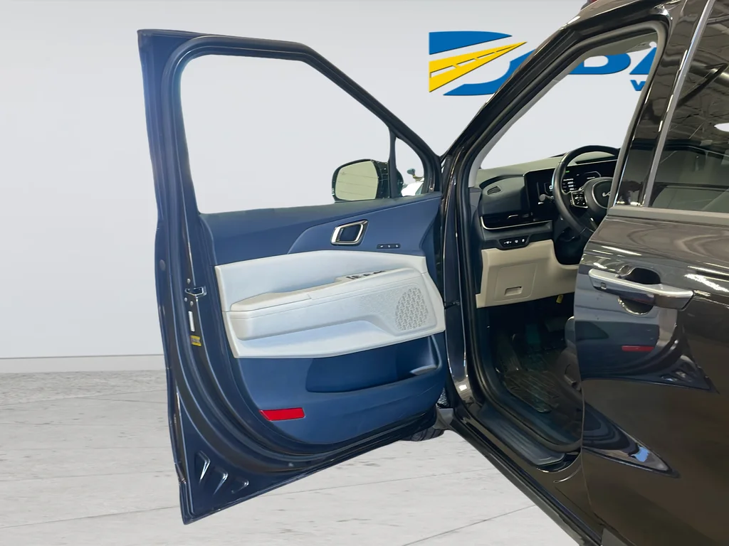 Used 2025 Gray Kia SX image 34