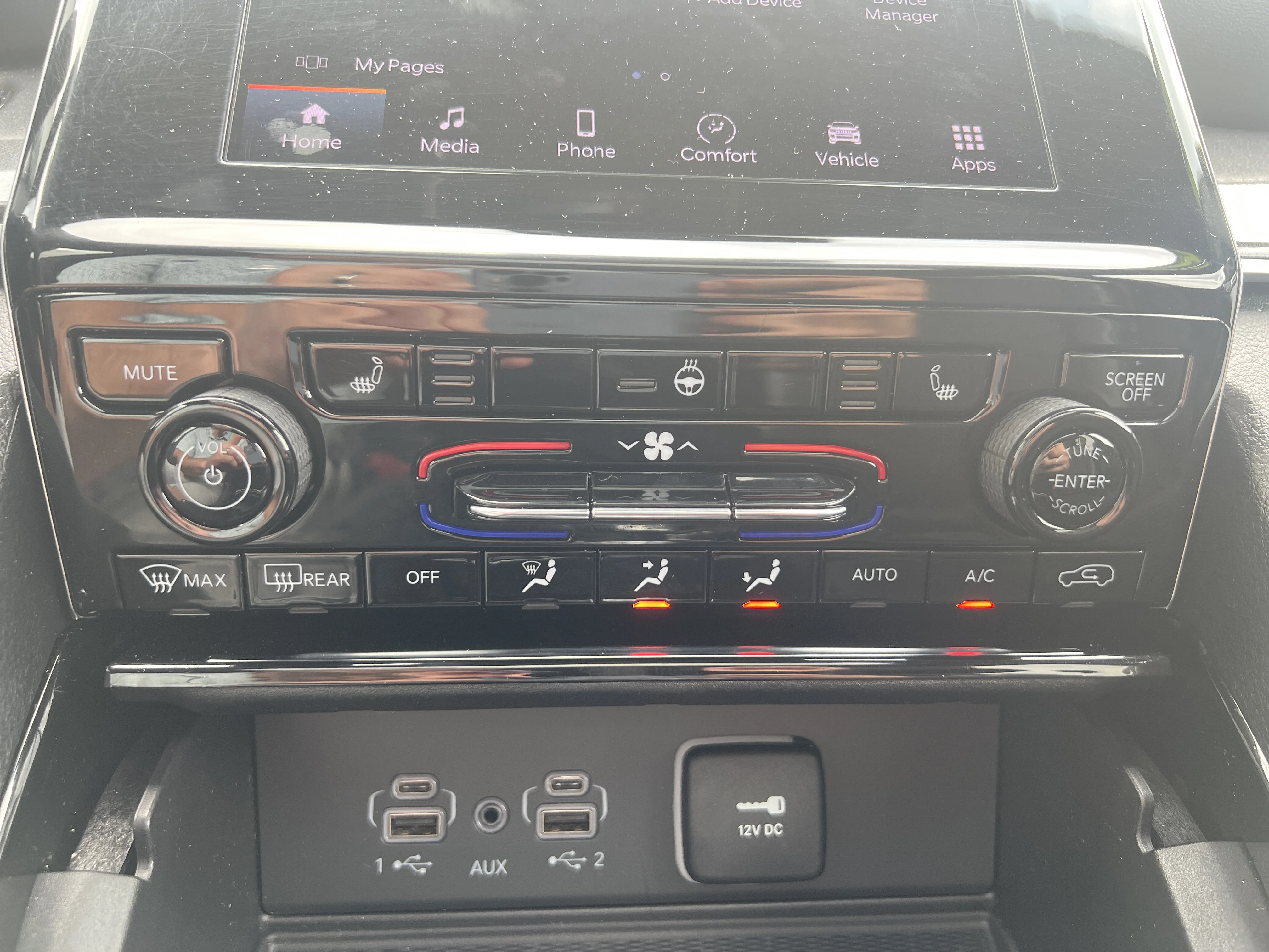 Used 2023 Bright White Clearcoat Jeep Altitude image 27