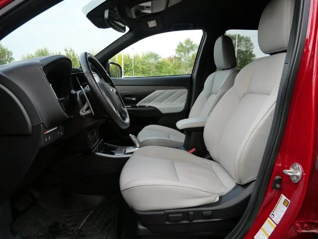 Certified Used 2022 Red Diamond Mitsubishi SEL image 14