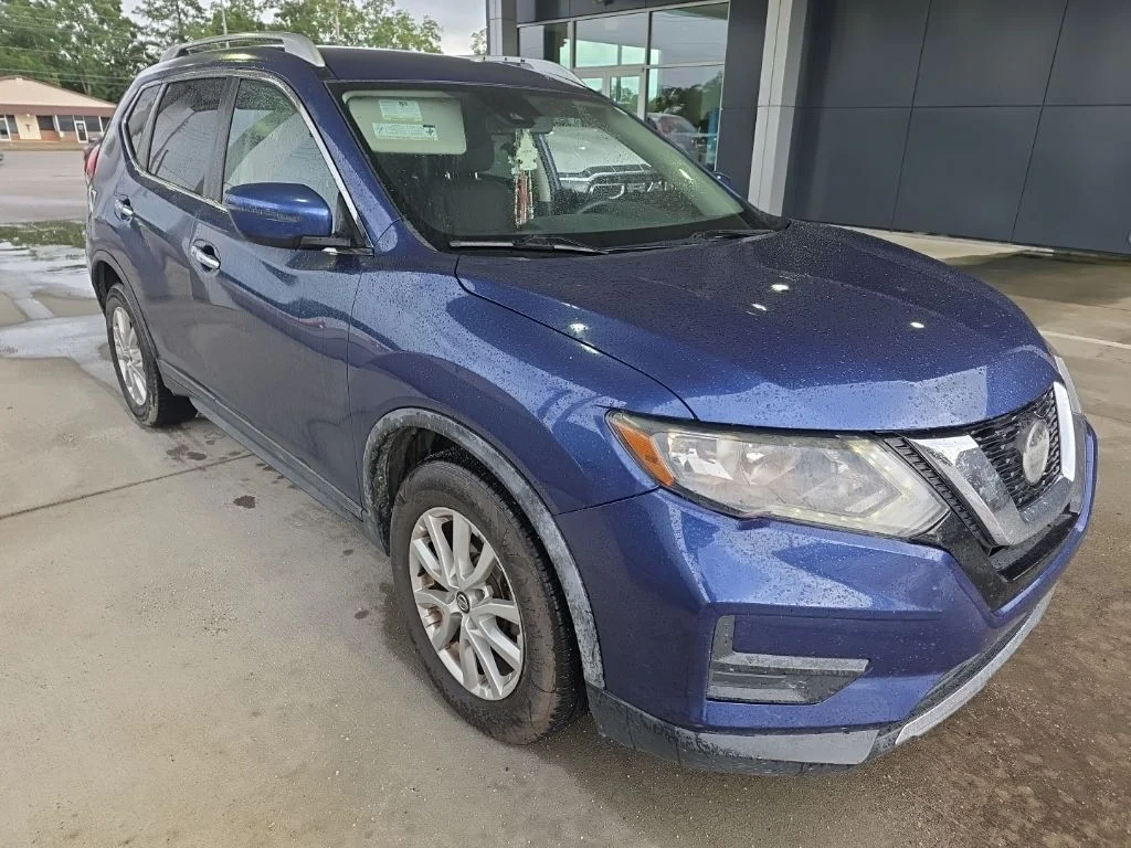 Used 2019 Blue Nissan SV image 4