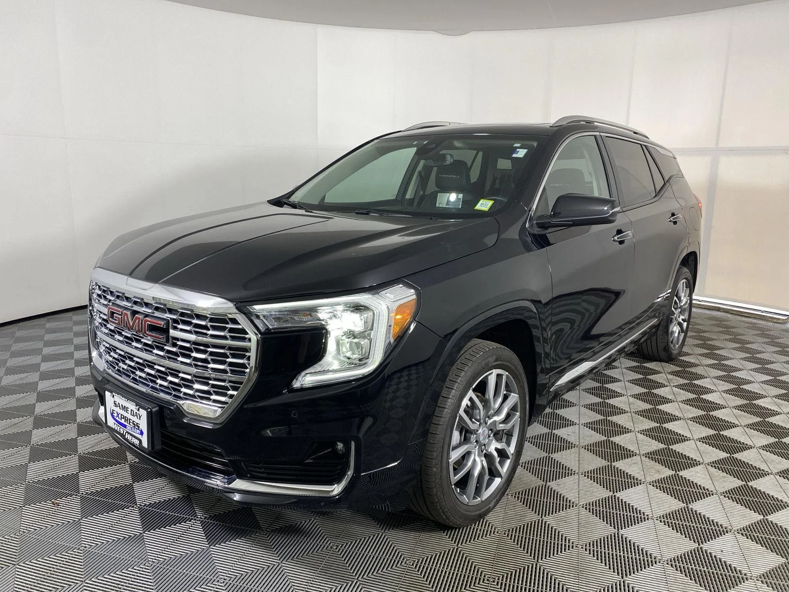 Used 2024 Ebony Twilight Metallic GMC Denali image 12