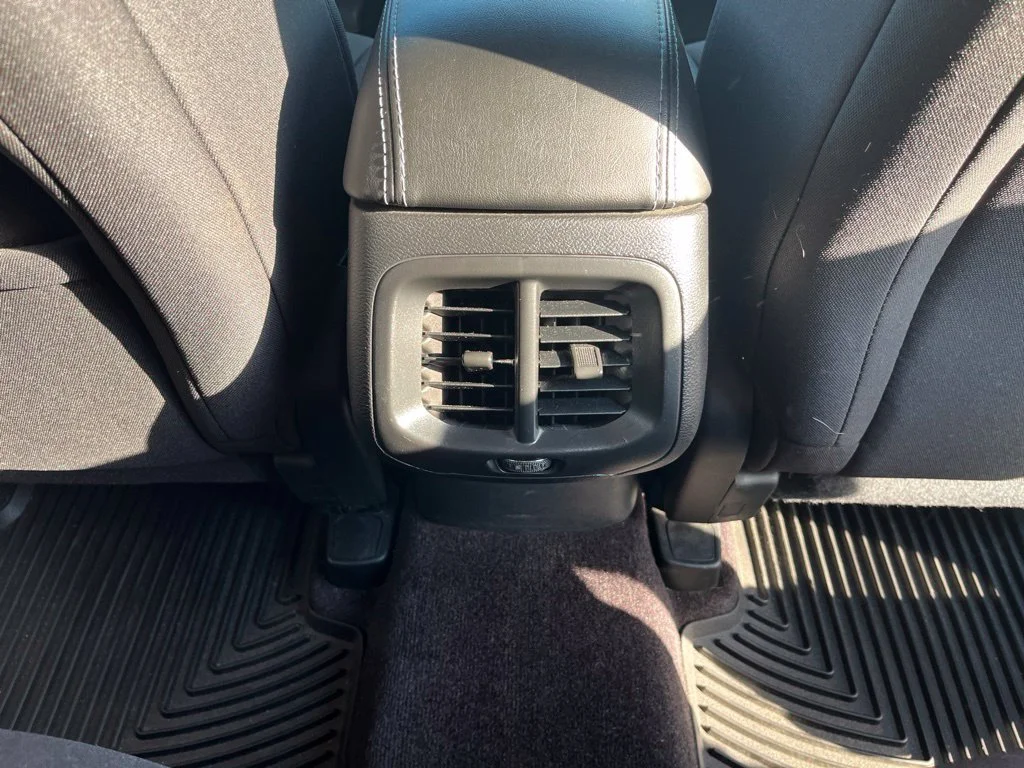 Used 2019 Red Jeep Latitude image 46