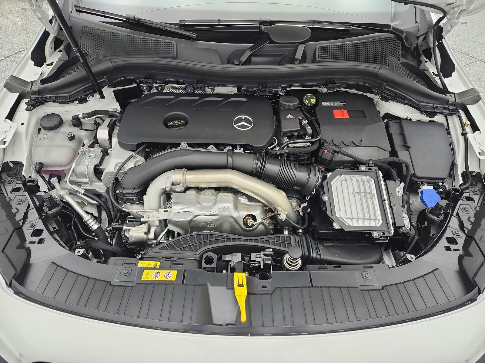 New 2026 Polar White Mercedes-Benz GLA 250 SUV image 12