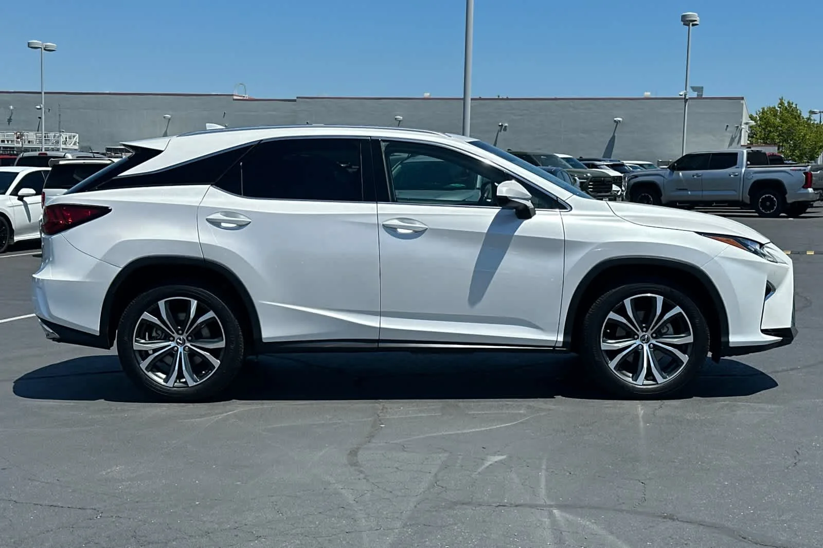Used 2019 Eminent White Pearl Lexus  image 6