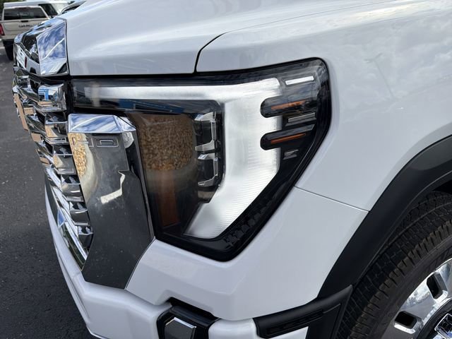 2026 GMC Sierra 3500HD Denali - Photo 8