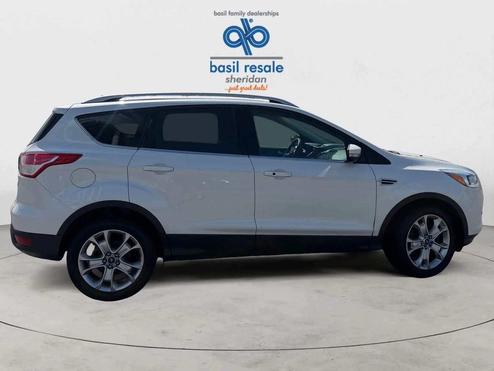 Used 2016 White Platinum Metallic Tri-Coat Ford Titanium image 9