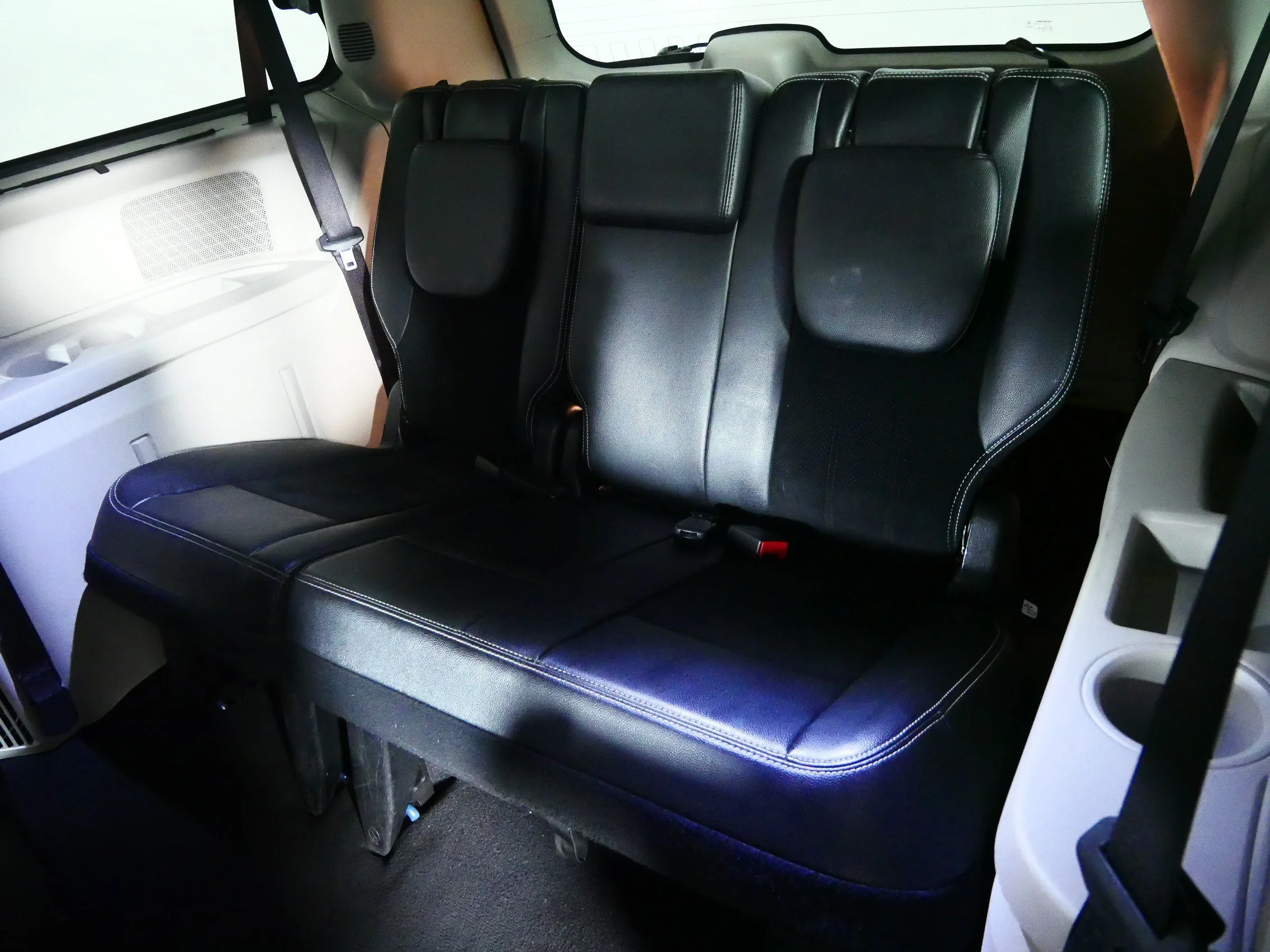 Used 2017 Contusion Blue Pearlcoat Dodge SXT image 33