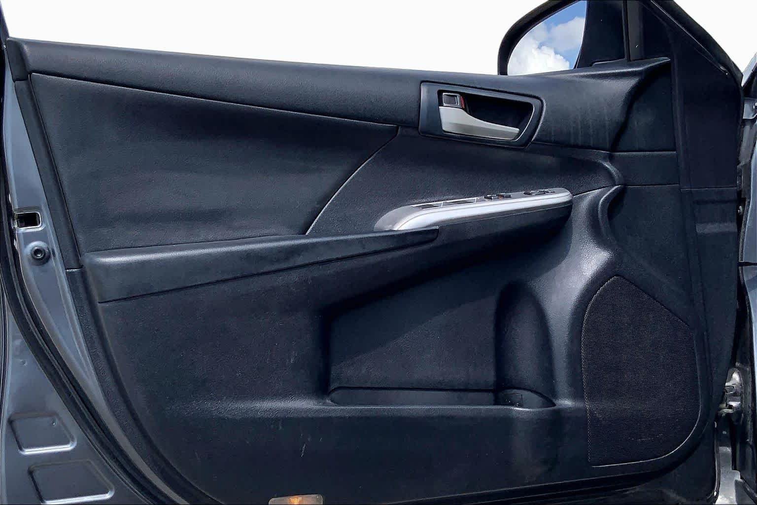Used 2013 Magnetic Gray Metallic Toyota SE image 20