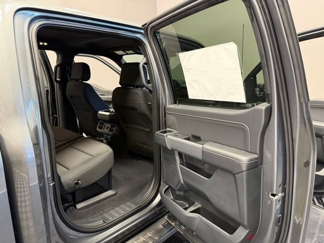 New 2026 Carbonized Gray Metallic Ford XLT image 26