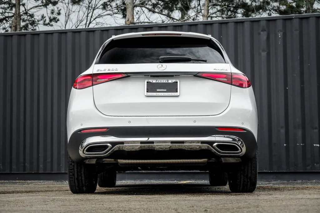 New 2026 Polar White Mercedes-Benz GLC 300 image 8
