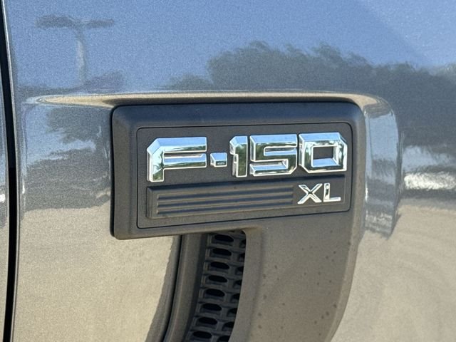 Used 2022  Ford XL image 13