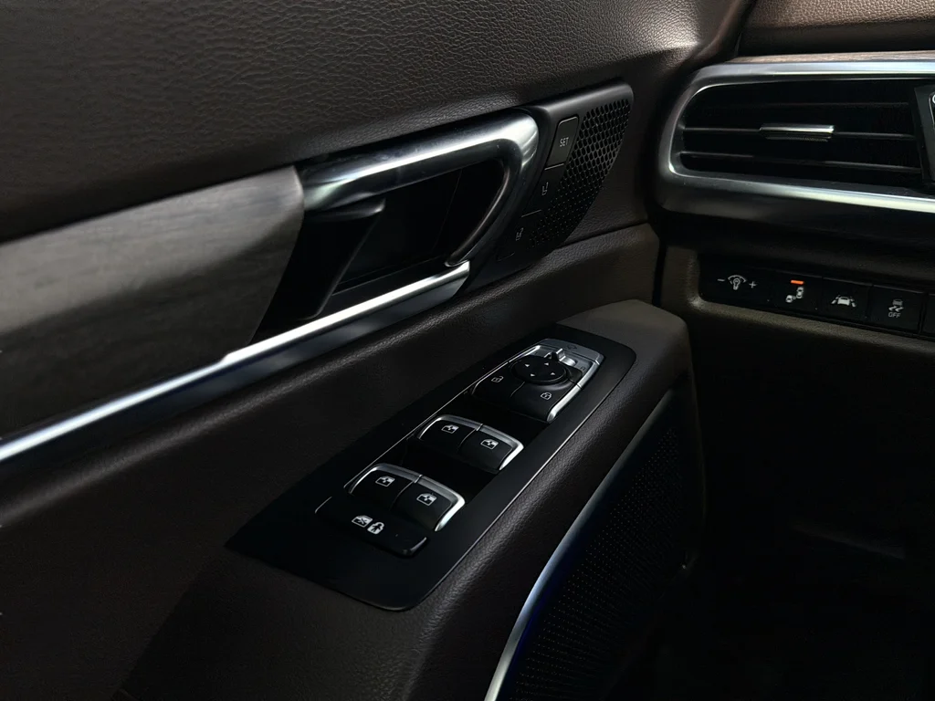 Used 2021 Ebony Black Kia SX image 10