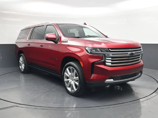 Used 2021 Red Chevrolet High Country image 2