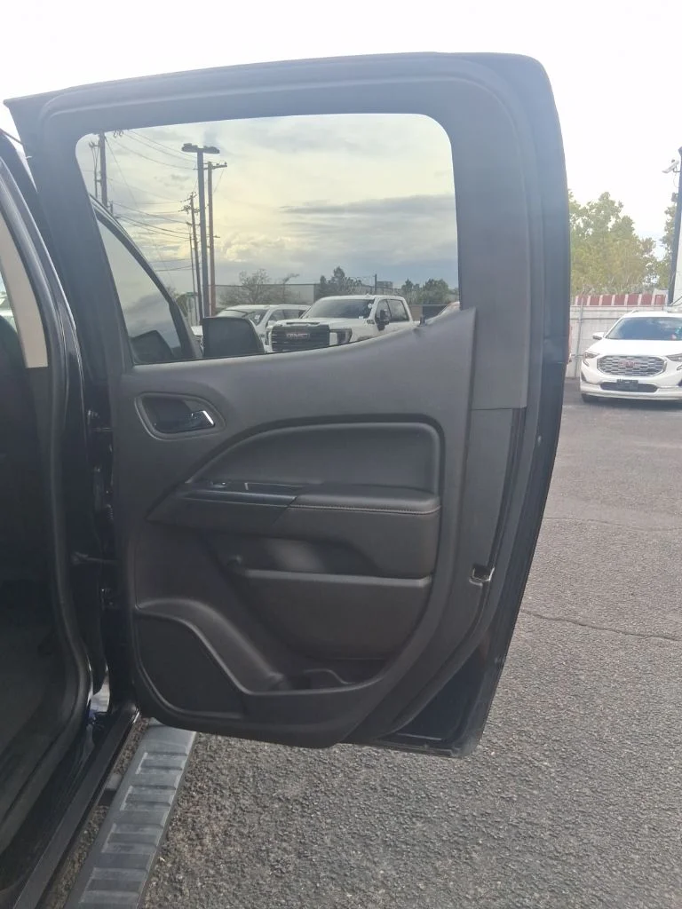Used 2022 Black GMC AT4 w/Leather image 12