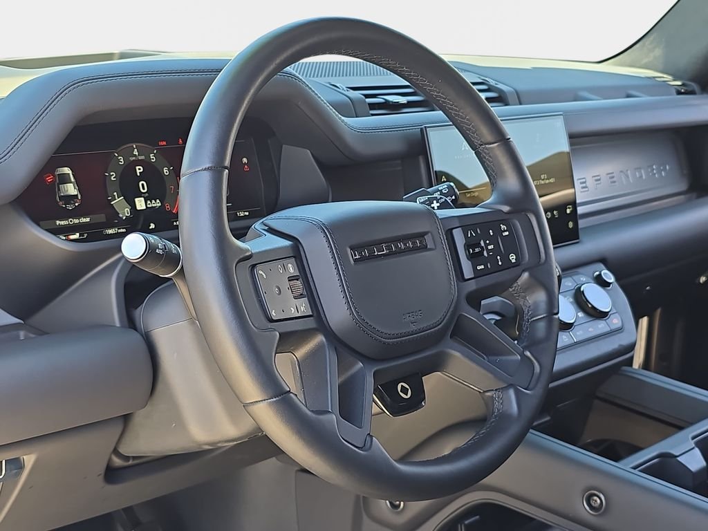Used 2025 Brown Land Rover OCTA image 16