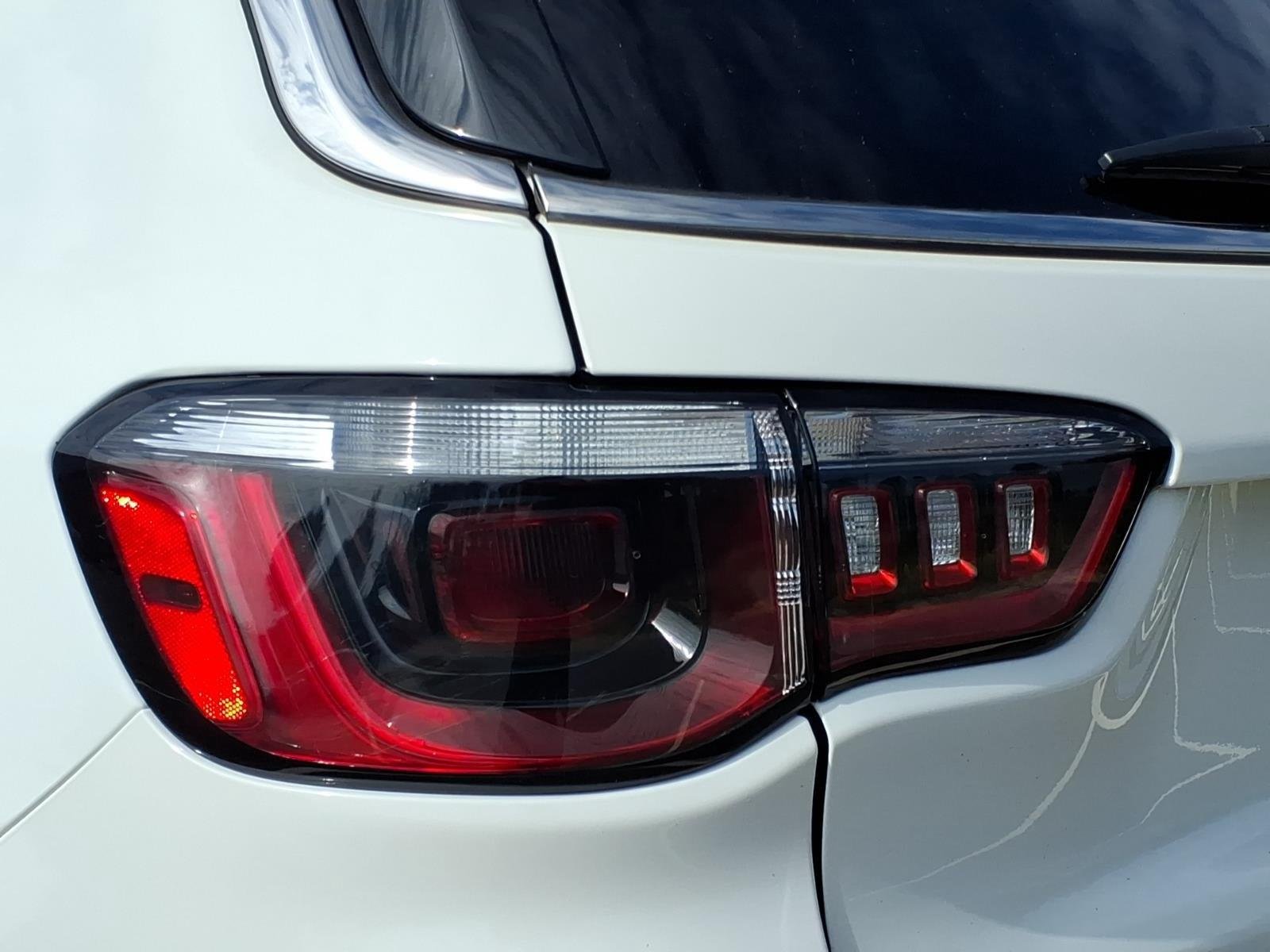 Used 2024 Bright White Clearcoat Jeep Latitude Lux image 14
