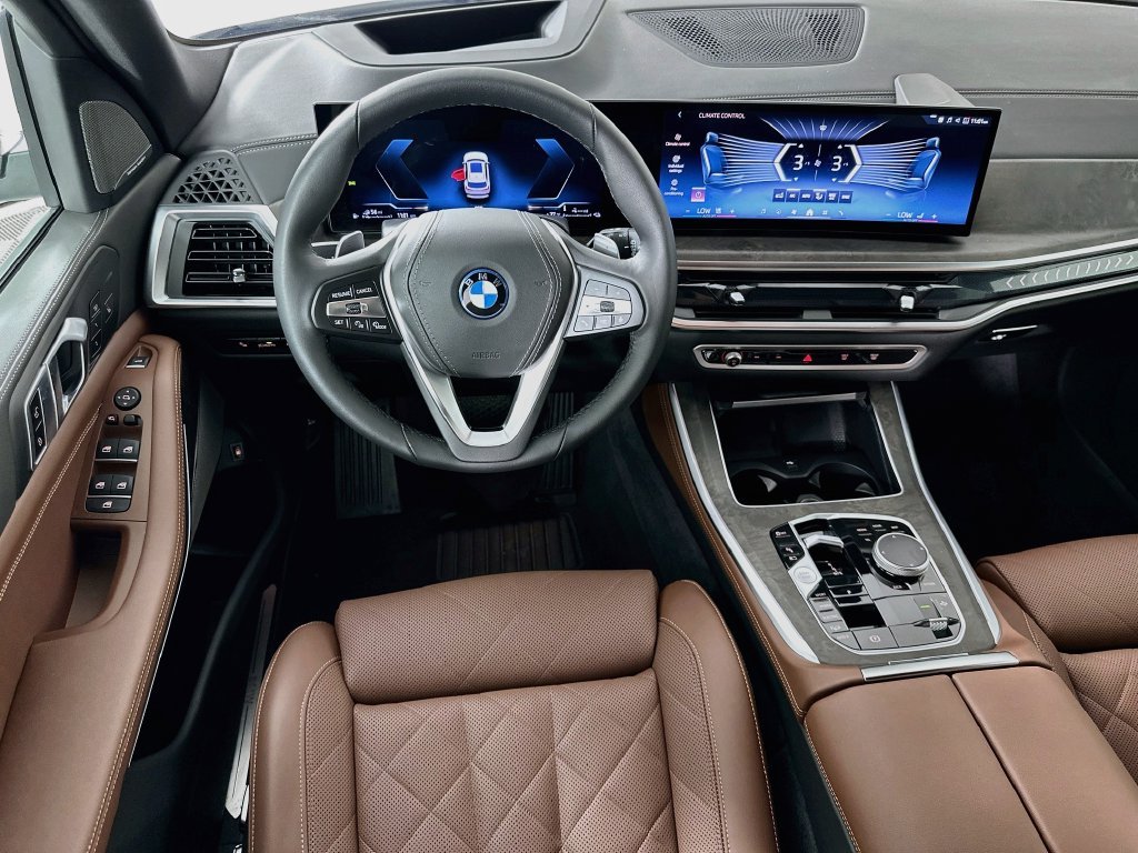 Used 2026 White Metallic BMW xDrive50e image 23