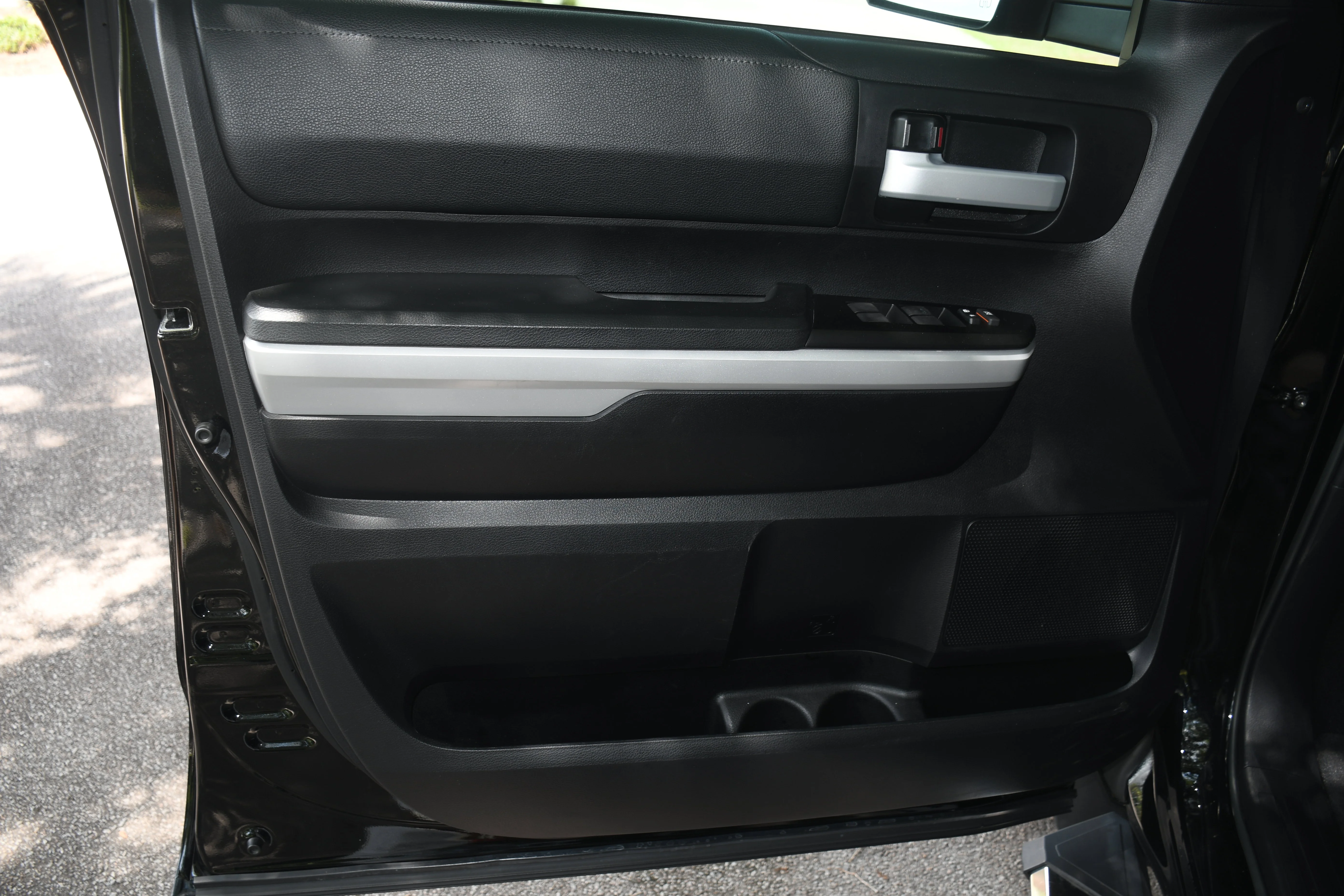 Used 2021 Black Toyota SR5 image 8