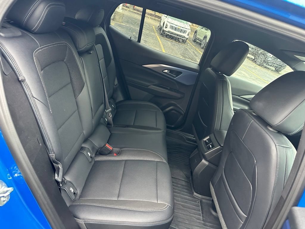 2025 Chevrolet Equinox EV LT - Photo 27