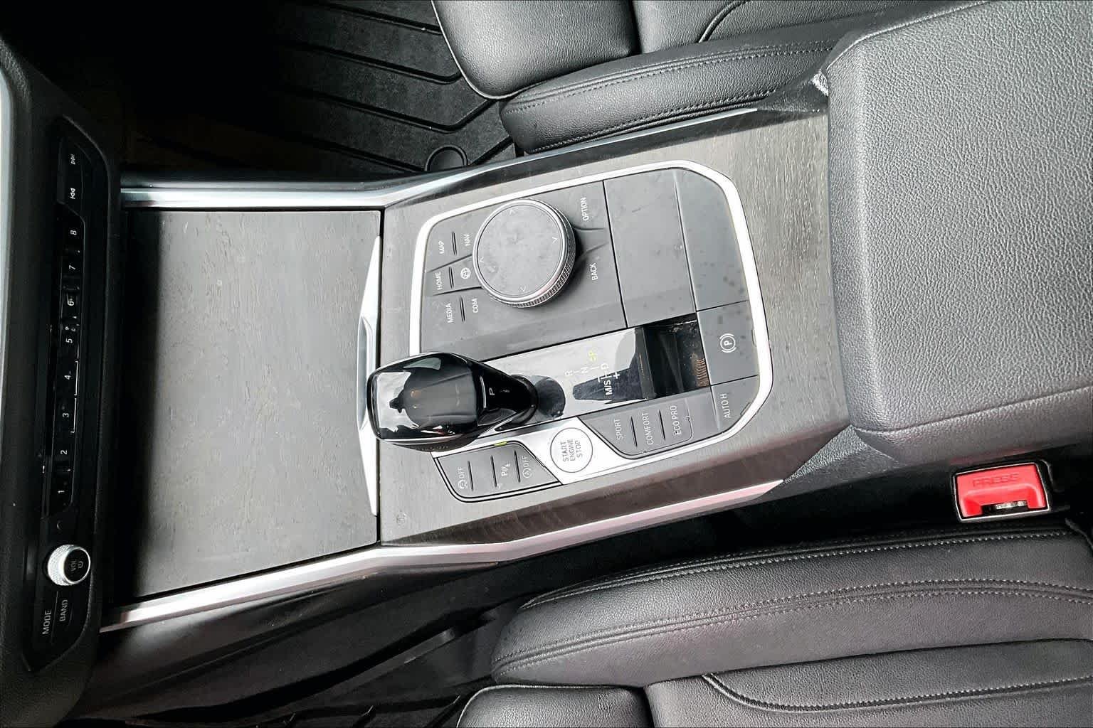 Used 2020 Alpine White BMW 330i image 16