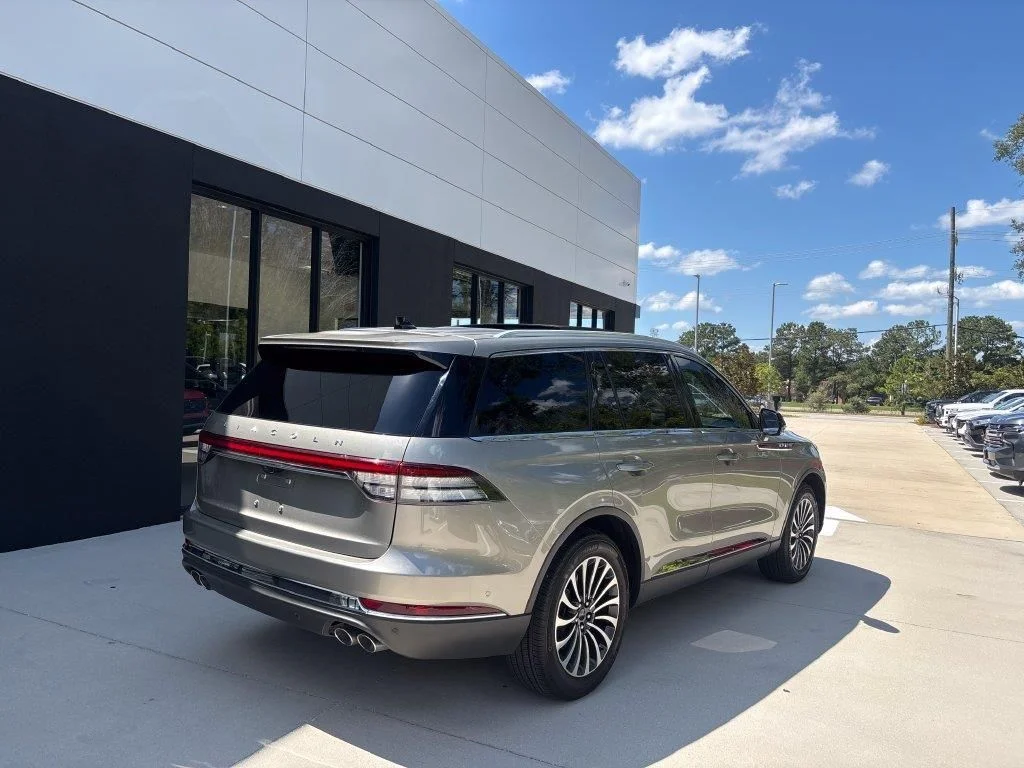 Used 2023 Beige Lincoln Reserve image 19
