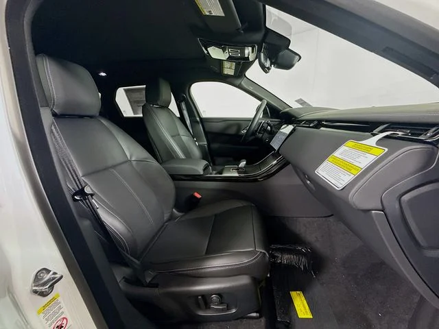 New 2026 Fuji White Land Rover P250 Base image 30