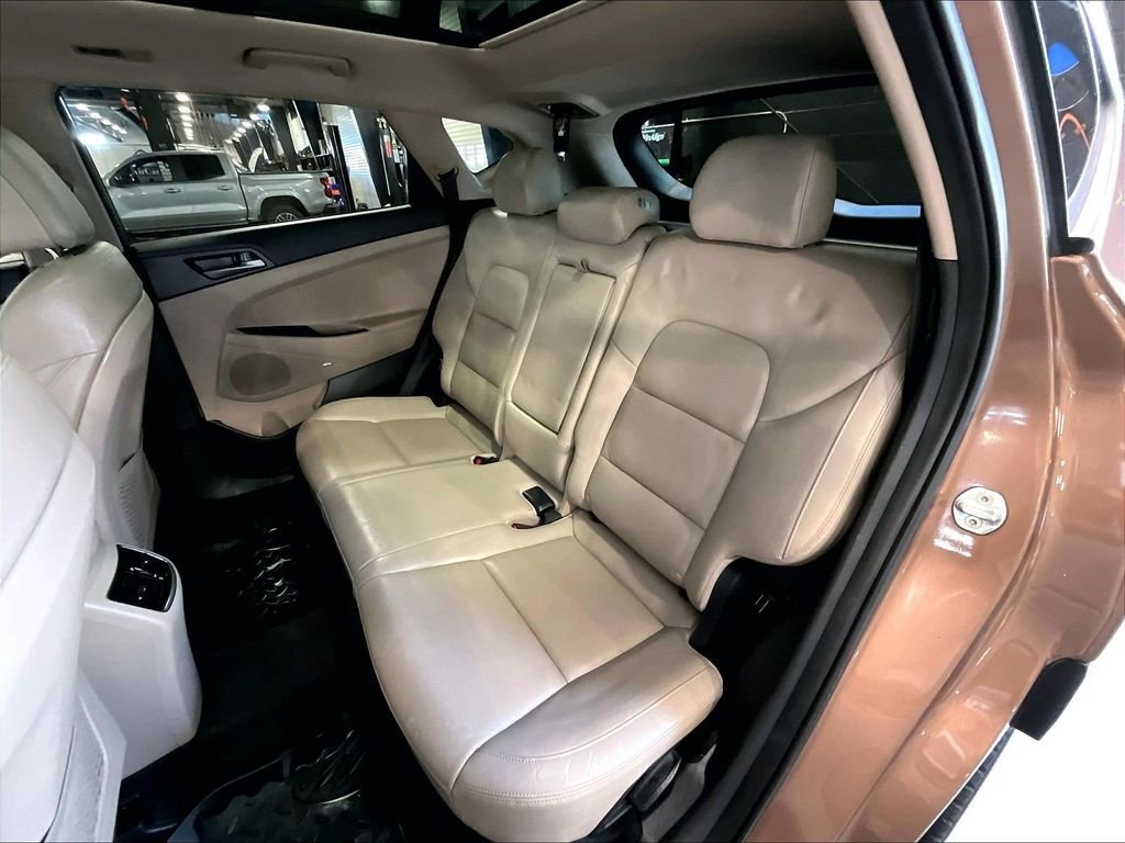 Used 2017 Beige Hyundai Limited image 15