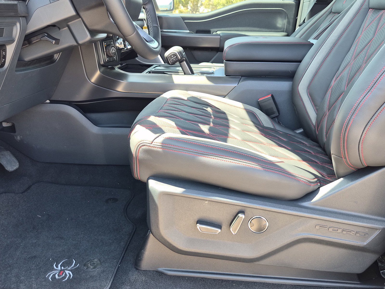New 2026 Agate Black Metallic Ford Lariat® image 23