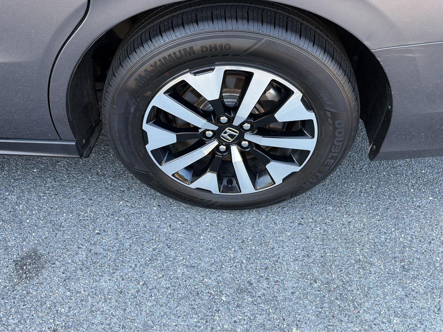 Used 2025  Honda EX-L image 36