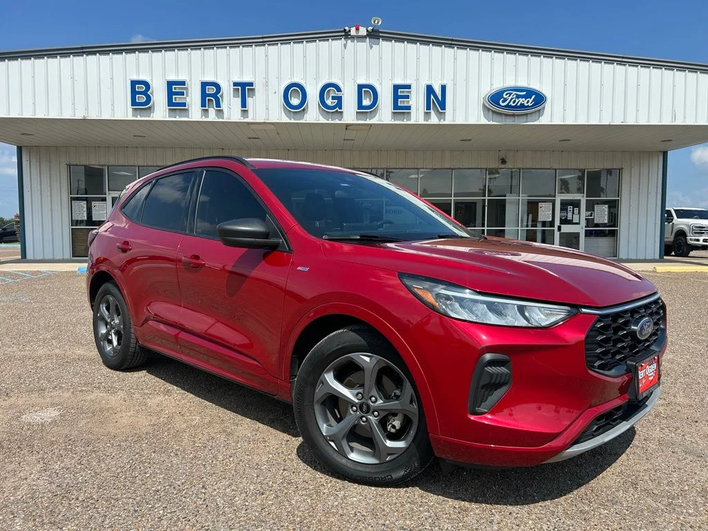 2023 Ford Escape ST-Line FWD's photo