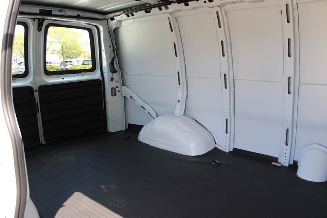 New 2026 Summit White GMC Work Van image 18