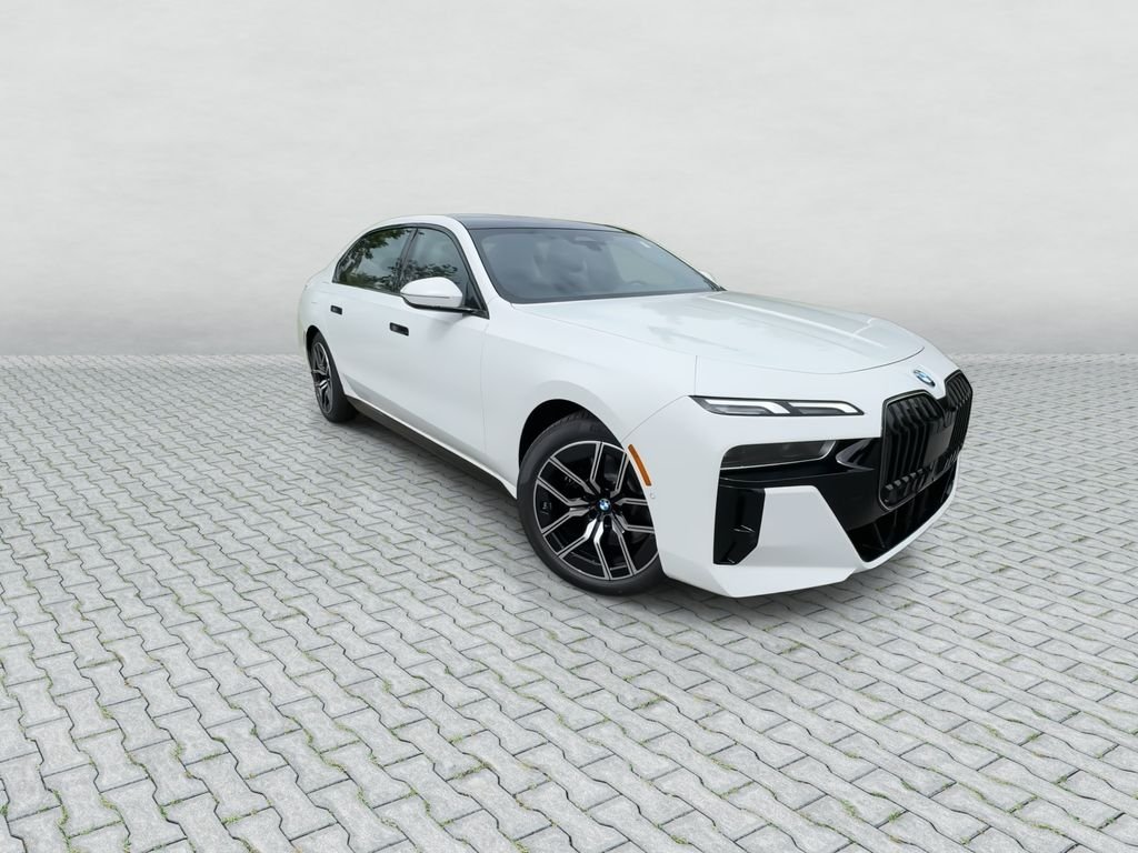 Used 2026 Alpine White BMW 760i xDrive image 2