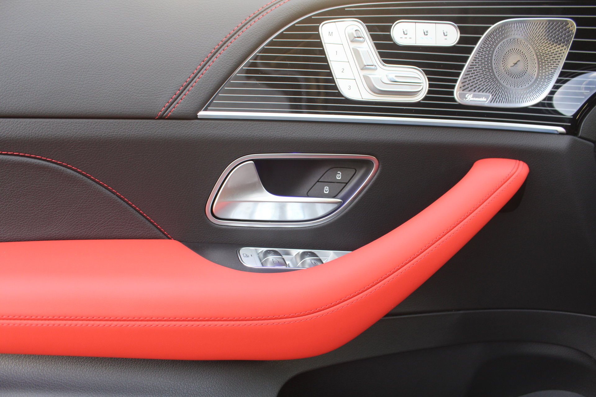 2026 Mercedes-Benz GLE AMG GLE 53 - Photo 13