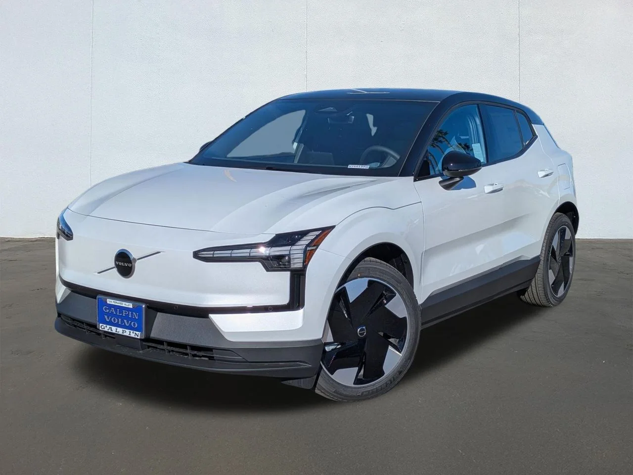 2026 Volvo EX30 Twin Motor Performance Plus's photo