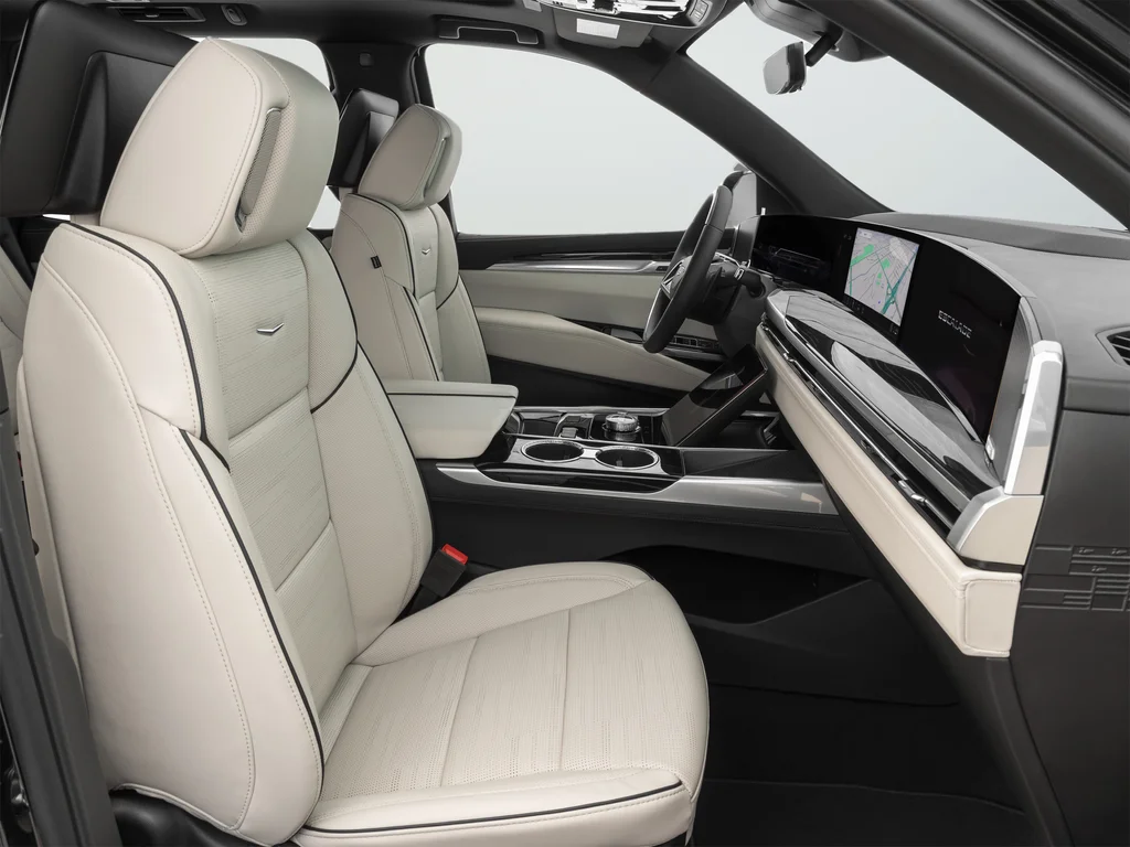Used 2025 Black Cadillac Sport Platinum image 35
